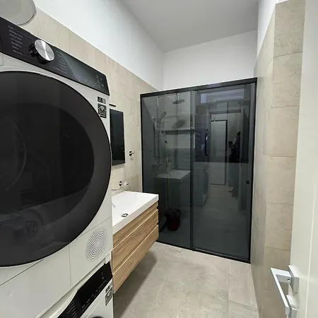 Denny's New Bazaar Delight Premium Apartment *