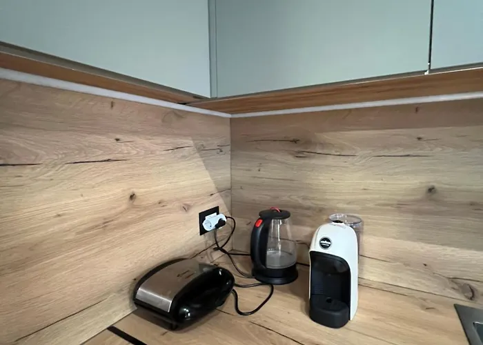 Dennys New Bazaar Delight Premium * 地拉那